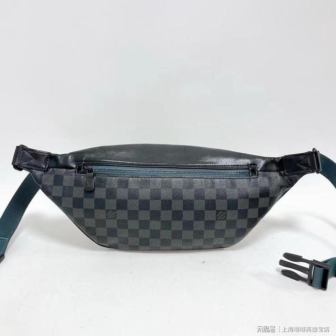 虹口区包包回收认准嘟嘟芮珠宝免费上门现场结算。(图2)