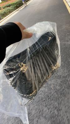 网友爆料：倒垃圾发现了张艺谋的月饼盒“漂洋过海”被扔进日本垃圾桶网友开扒幕后“公关江湖”