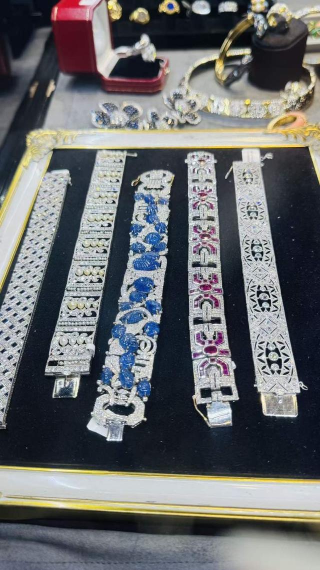 从法国古董珠宝到中式麒麟进博会珠宝馆演绎“跨文化美学”对话(图3)