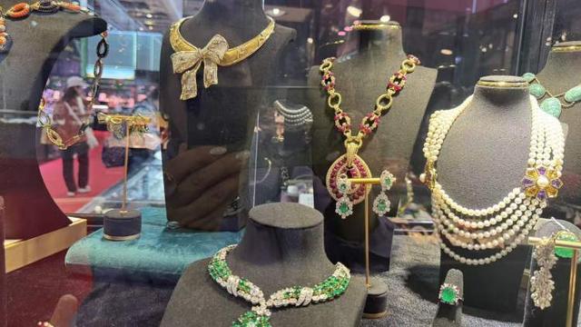 从法国古董珠宝到中式麒麟进博会珠宝馆演绎“跨文化美学”对话(图4)