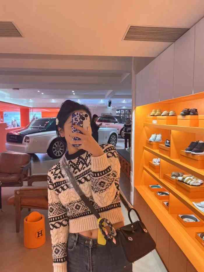 北京哪里高价回收奢侈品?(图1) 北京哪里高价回收奢侈品?