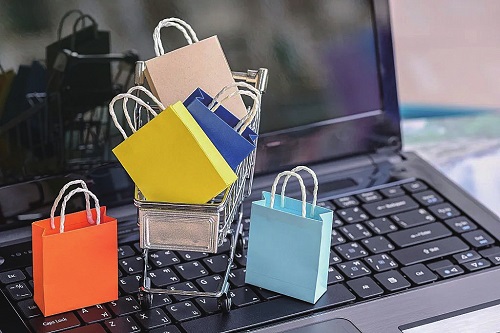 “LV包”卖399元主播头套遮面、黑灯下售卖“奢侈品”宣称“走私货”“工厂货”……起底高仿奢侈品“幽灵直播间”乱象(图1) “LV包”卖399元主播头套遮面、黑灯下售卖“奢侈品”宣称“走私货”“工厂货”……起底高仿奢侈品“幽灵直播间”乱象