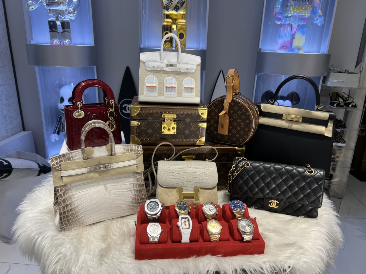 上海奢侈品回收首选！卡地亚手镯等大牌报价立享8折起