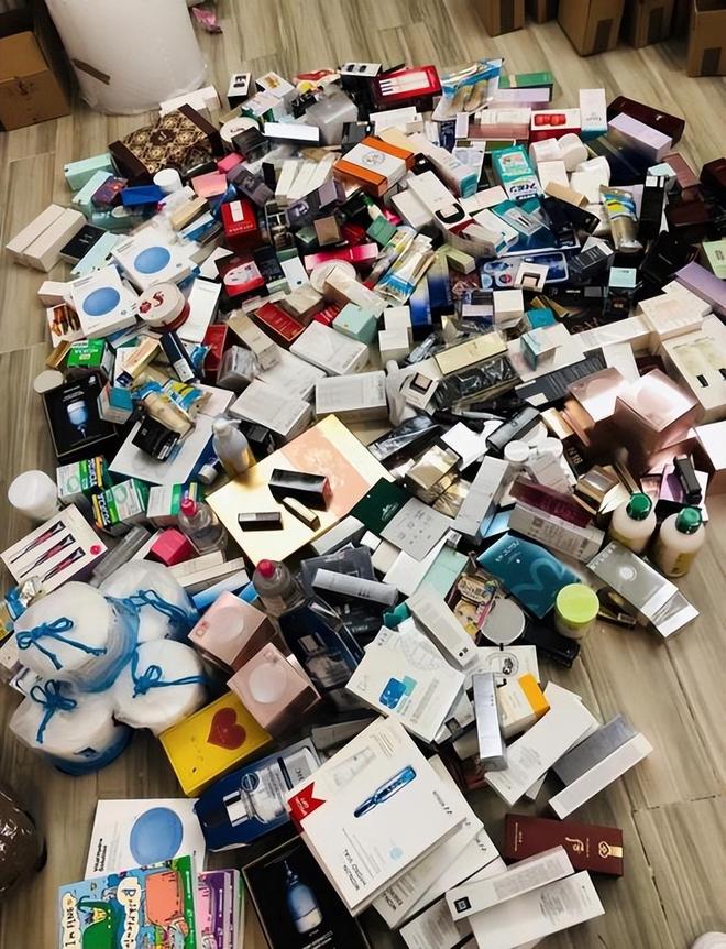 几乎全是假货!利润高达2400%为何消费者还前赴后继争相购买?(图6)