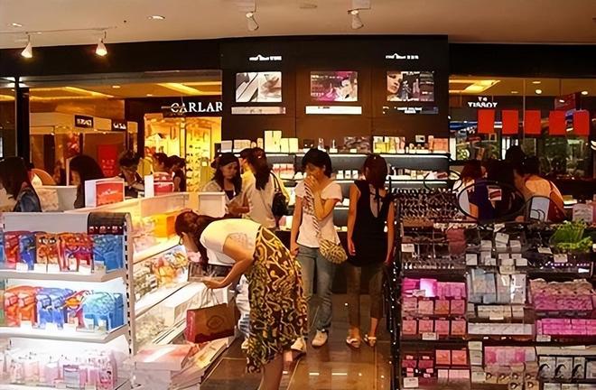 几乎全是假货!利润高达2400%为何消费者还前赴后继争相购买?(图13)