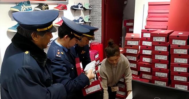 几乎全是假货!利润高达2400%为何消费者还前赴后继争相购买?(图11)