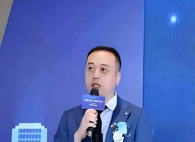 林强涉案989亿被抓细节曝光妻子满墙爱马仕全家合谋洗钱8亿(图7)