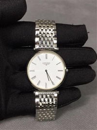 上海普陀一男子盗走女友价值10余万元奢侈品包将其出售变现还留下假货掩人耳目！