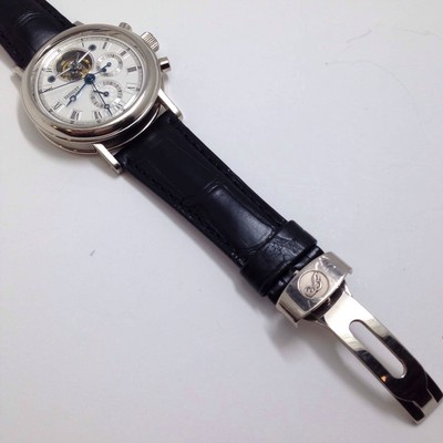 历峰财报藏玄机：卡地亚卖疯了但二手市场却在悄悄干另一件事