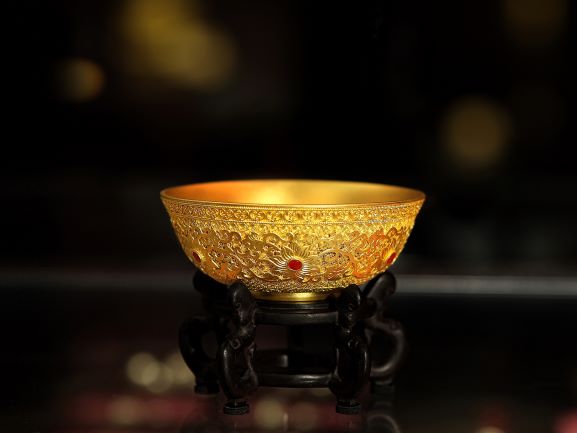 古法黄金涨价带火线下排队潮各方观点