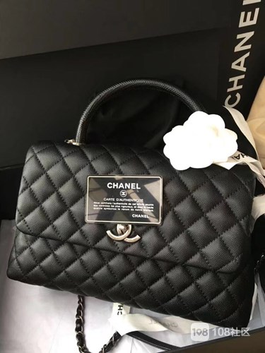 中国二手奢侈品平台开启千亿市场线下布局如何打破消费者信任危机?(图1) 中国二手奢侈品平台开启千亿市场线下布局如何打破消费者信任危机?