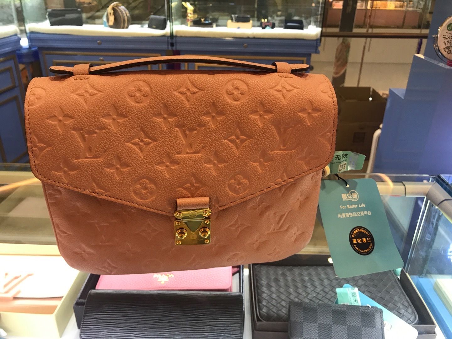 LVMH八年试错终结奢侈品行业加速“断舍离”丨二姨看时尚(图1) LVMH八年试错终结奢侈品行业加速“断舍离”丨二姨看时尚