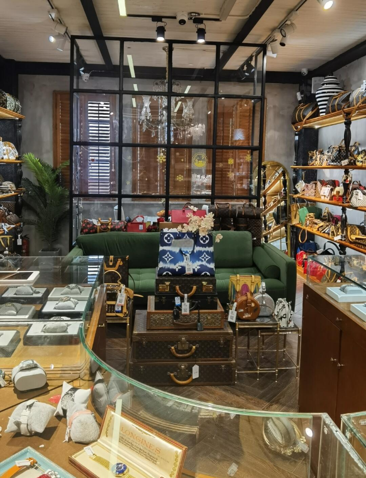 一年出口3个亿山东枣庄如何做起二手奢侈品的跨国生意?(图2)